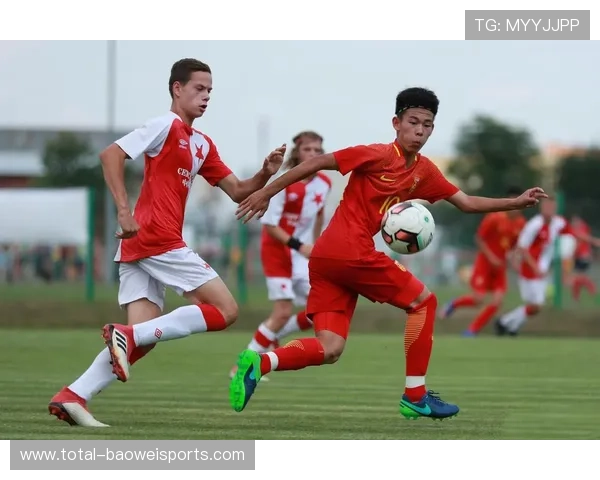 现役男足球星领军风采 各大赛场竞争激烈谁能笑到最后
